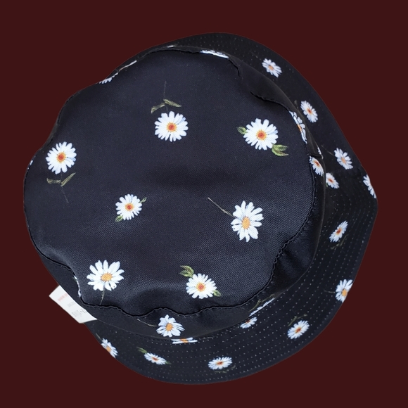 ALICE & OLIVIA Daisy Print Reversible Bucket Hat - Picture 2 of 9